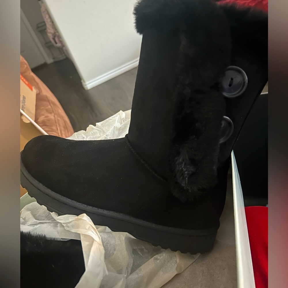 New in Box Furry Black Platform Slip On Boots